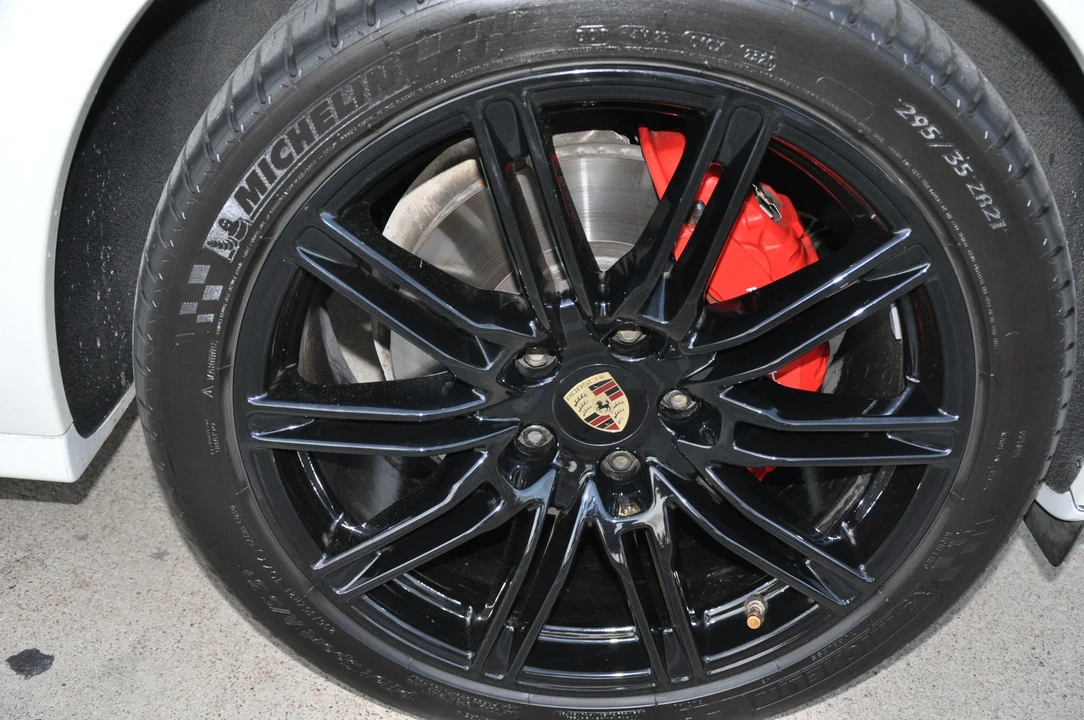 2013 Porsche 958 Cayenne GTS - Image 5 of 31