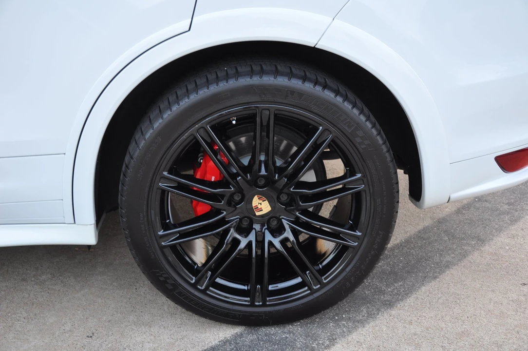 2013 Porsche 958 Cayenne GTS - Image 12 of 31