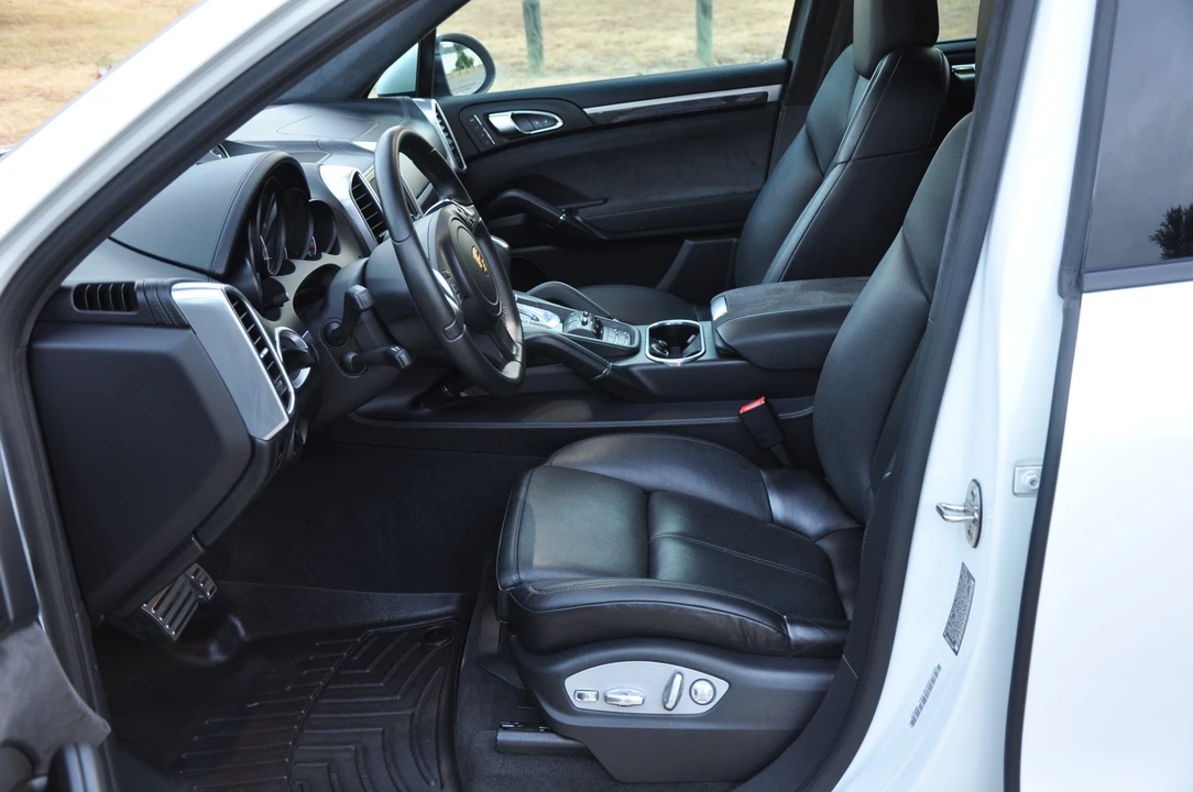 2013 Porsche 958 Cayenne GTS - Image 16 of 31