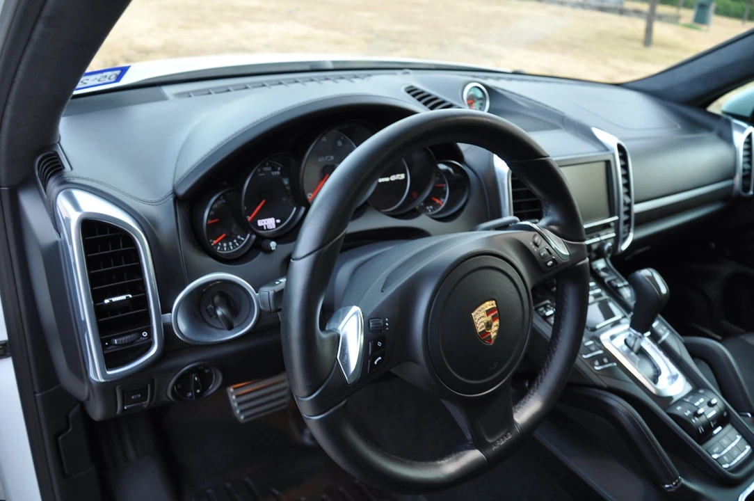 2013 Porsche 958 Cayenne GTS - Image 19 of 31