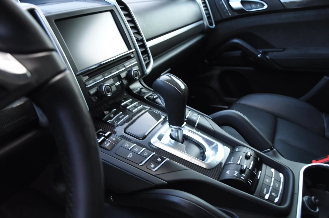 2013 Porsche 958 Cayenne GTS - Image 24 of 31
