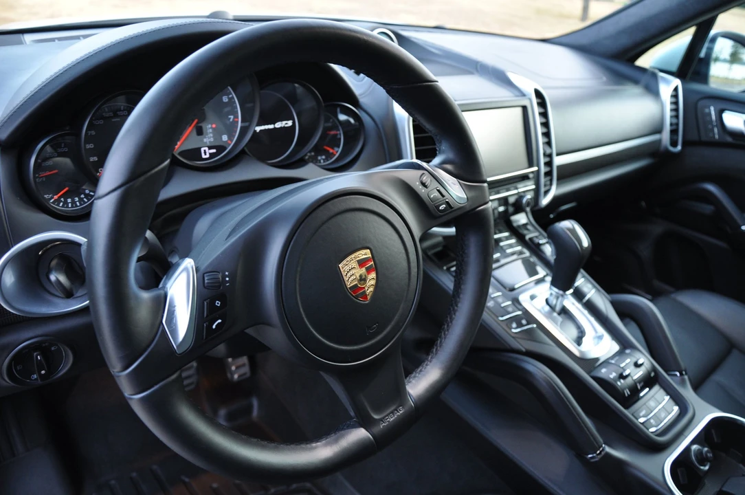 2013 Porsche 958 Cayenne GTS - Image 26 of 31