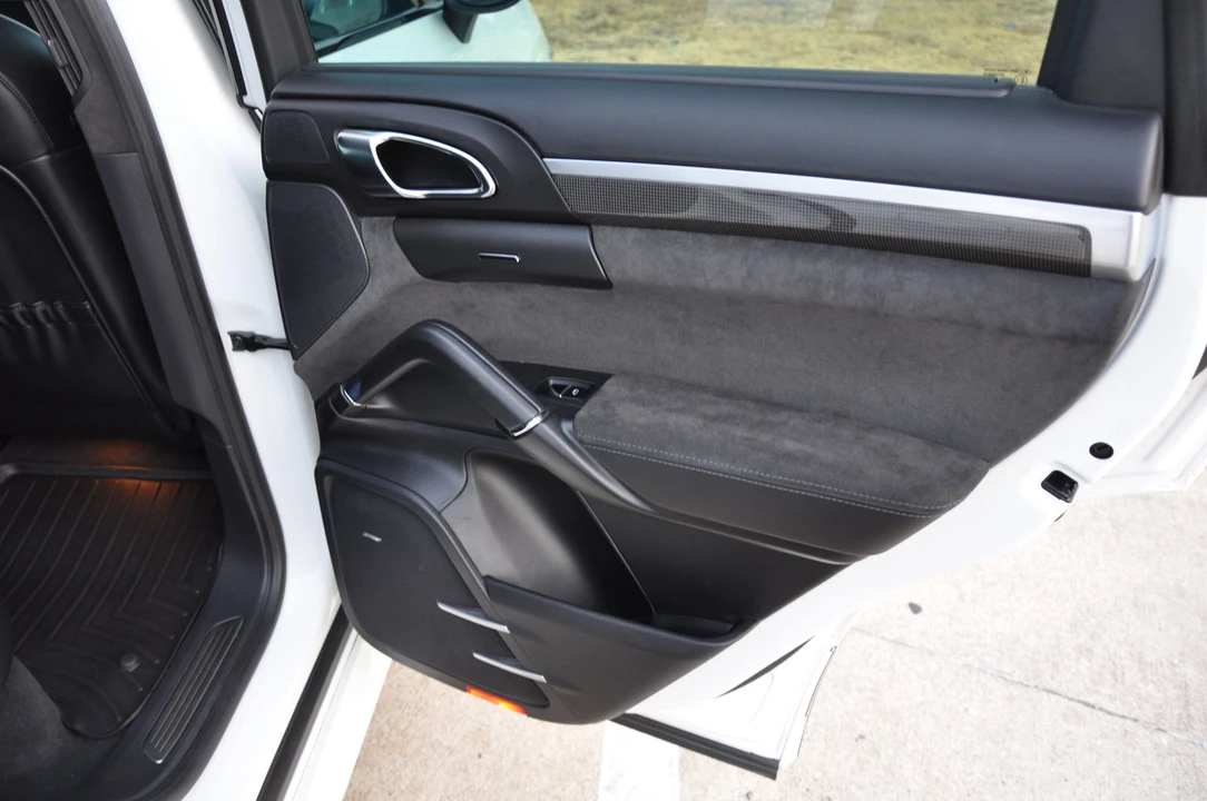 2013 Porsche 958 Cayenne GTS - Image 28 of 31