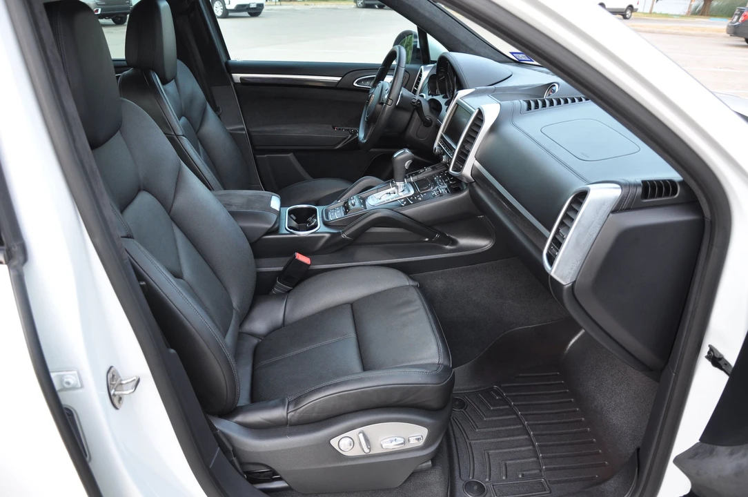 2013 Porsche 958 Cayenne GTS - Image 29 of 31
