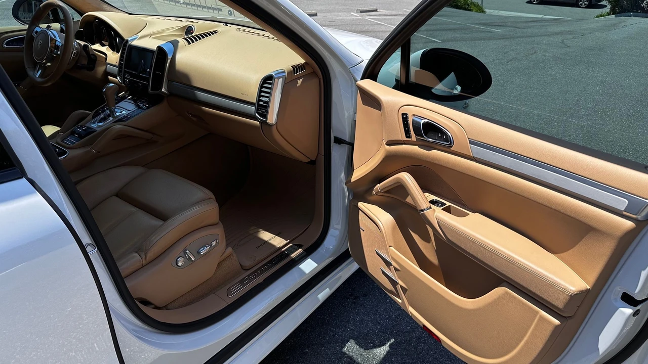 2013 Porsche 958 Cayenne GTS - Image 5 of 12