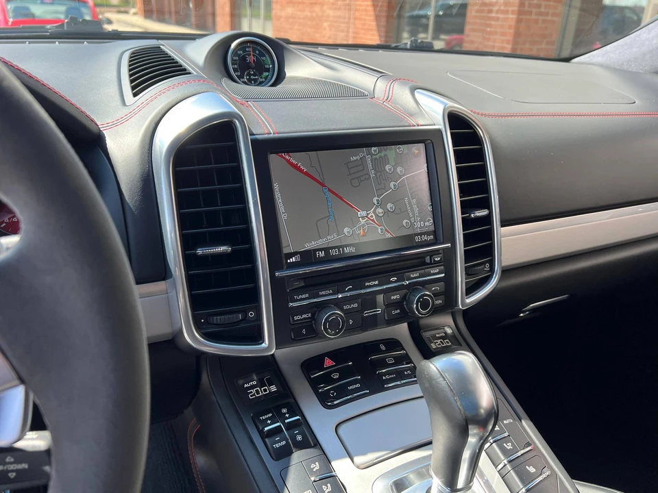 2013 Porsche 958 Cayenne GTS - Image 25 of 31