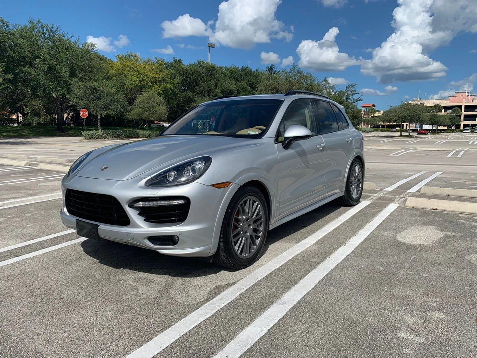 2013 Porsche 958 Cayenne GTS - Image 4 of 12