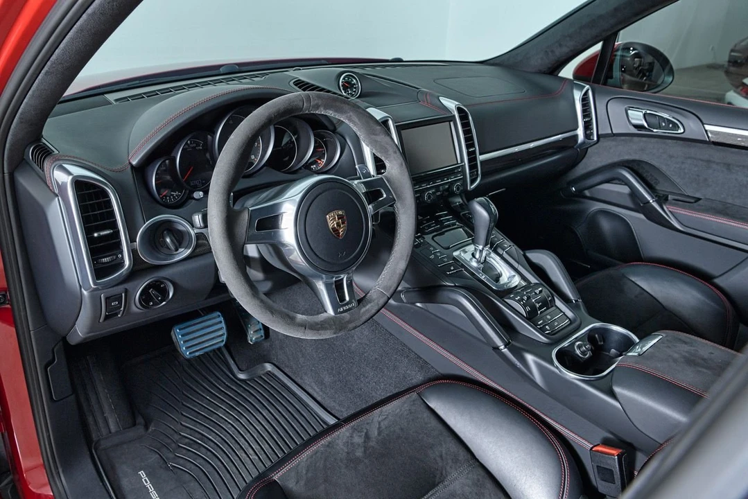 2013 Porsche 958 Cayenne GTS - Image 10 of 20