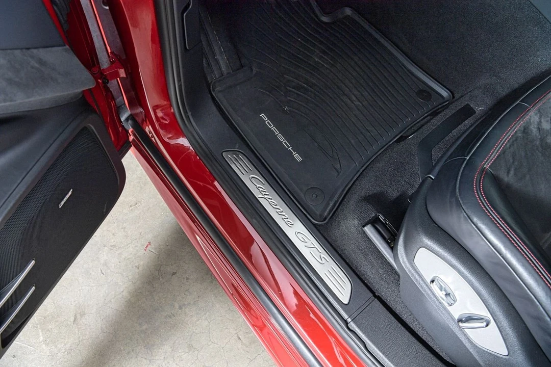 2013 Porsche 958 Cayenne GTS - Image 12 of 20