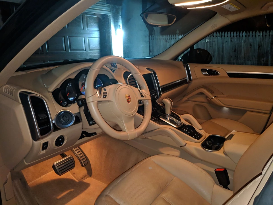 2013 Porsche 958 Cayenne S - Image 3 of 3