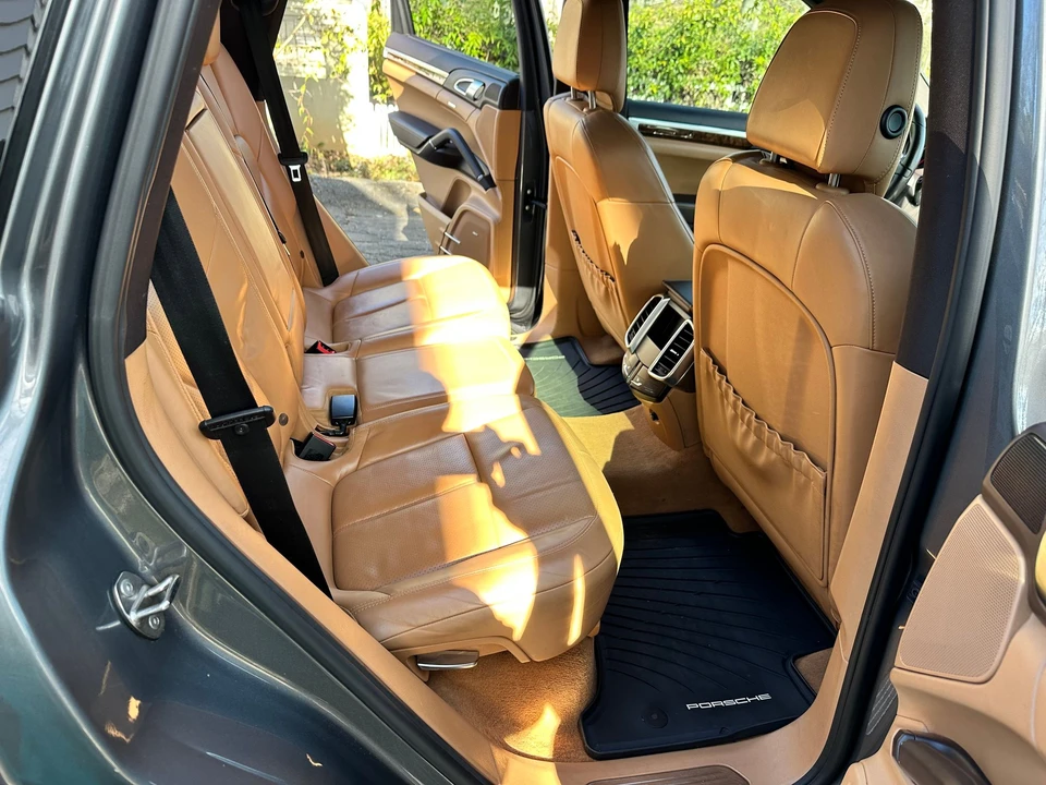 2013 Porsche 958 Cayenne S - Image 11 of 12