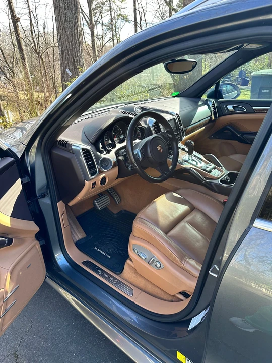 2013 Porsche 958 Cayenne S - Image 8 of 12