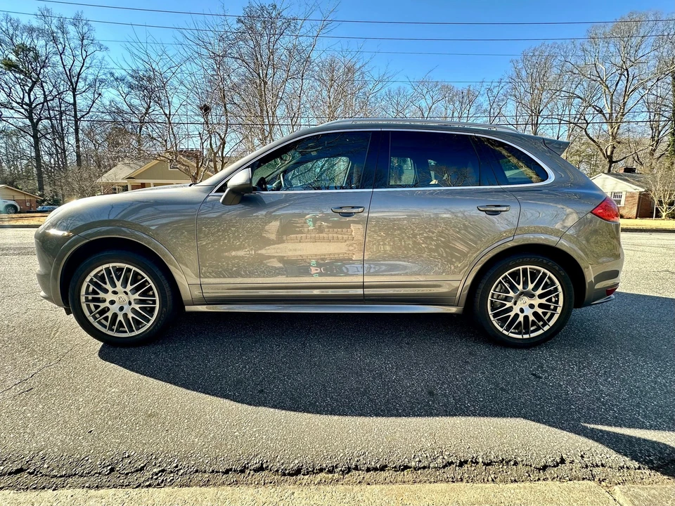 2013 Porsche 958 Cayenne S - Image 2 of 12