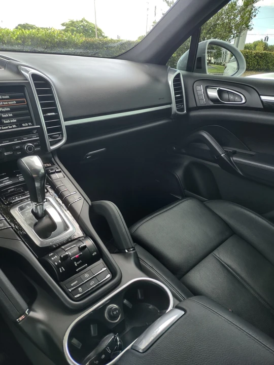 2013 Porsche 958 Cayenne S - Image 11 of 14