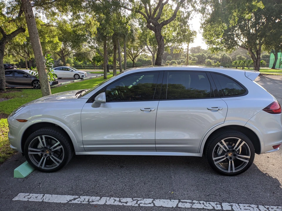 2013 Porsche 958 Cayenne S - Image 3 of 14