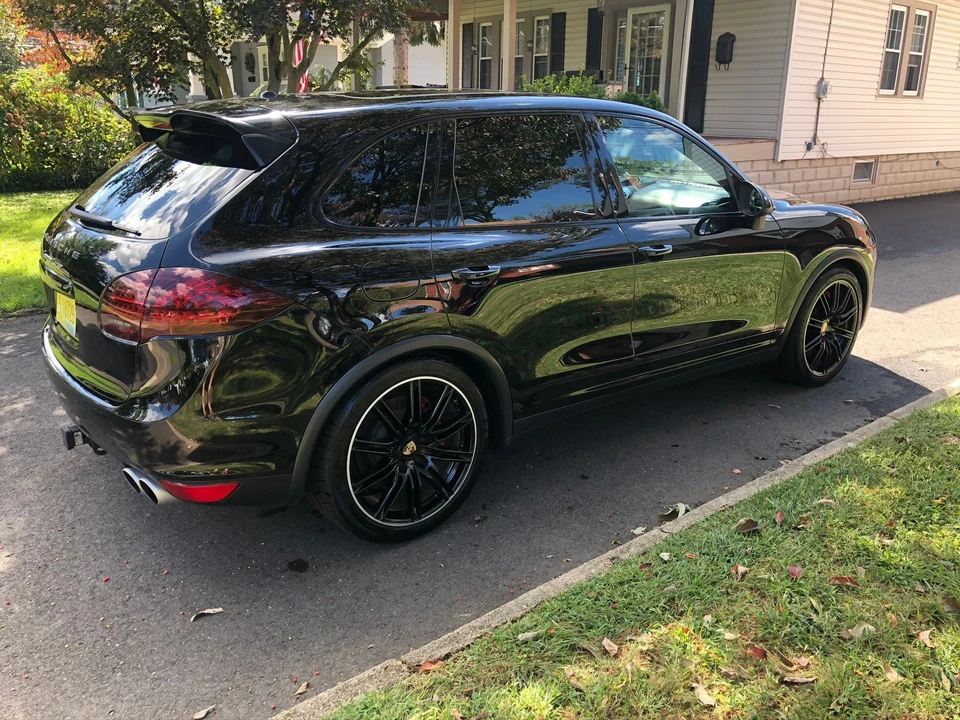 2013 Porsche 958 Cayenne Turbo - Image 2 of 10