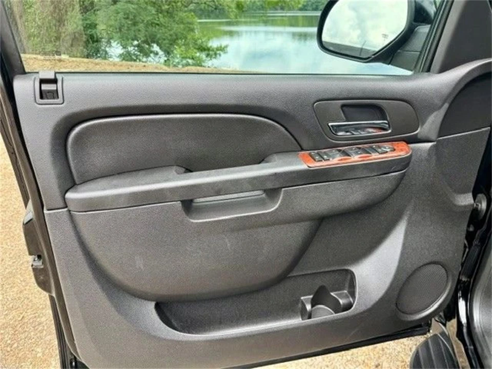 2013 Chevrolet Avalanche - Image 12 of 22