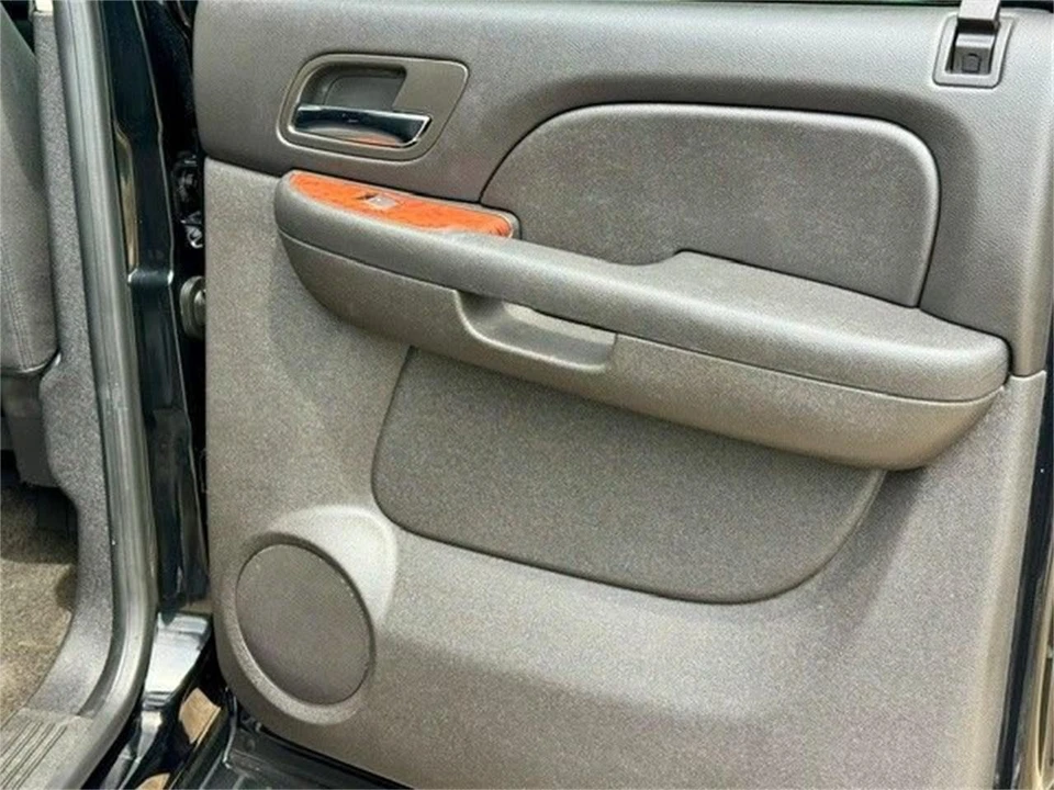 2013 Chevrolet Avalanche - Image 19 of 22
