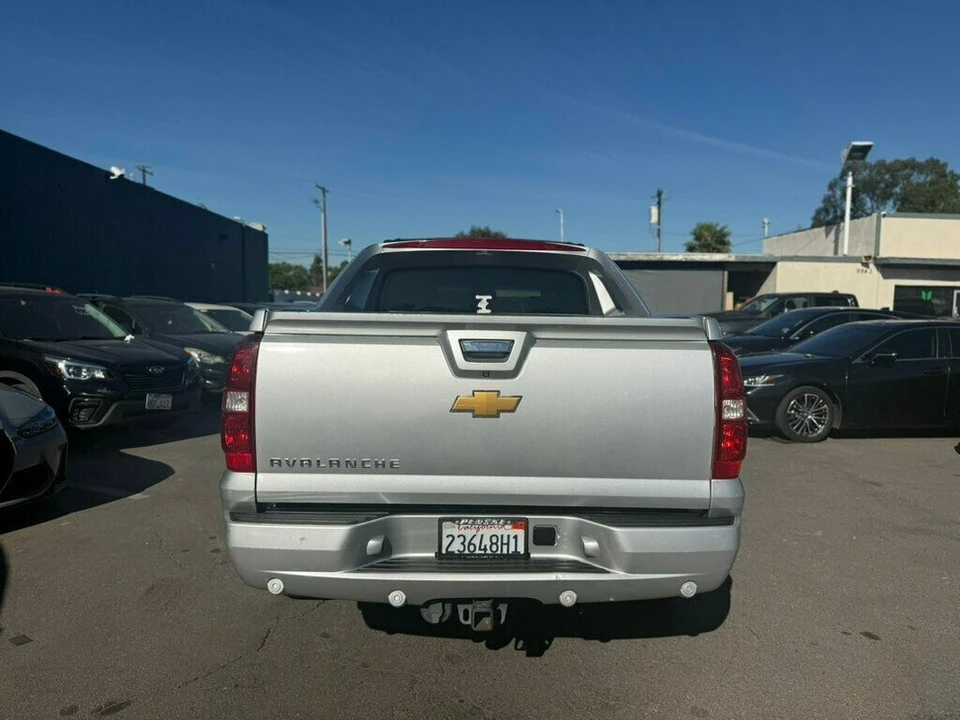 2013 Chevrolet Avalanche - Image 5 of 21