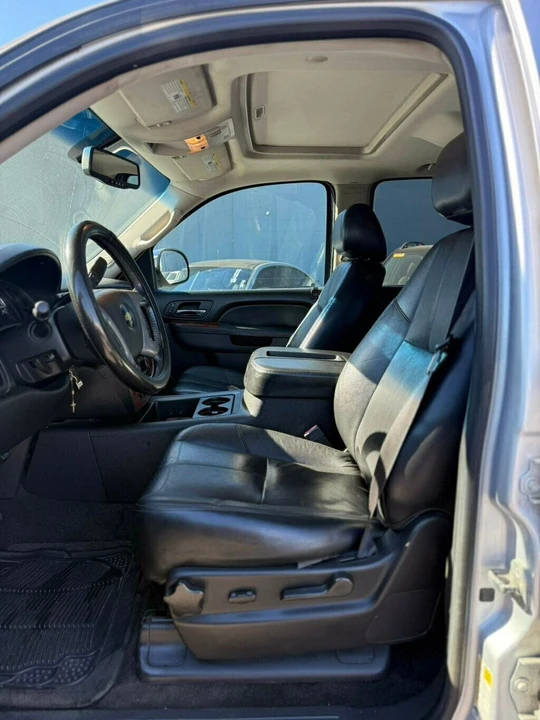 2013 Chevrolet Avalanche - Image 7 of 21