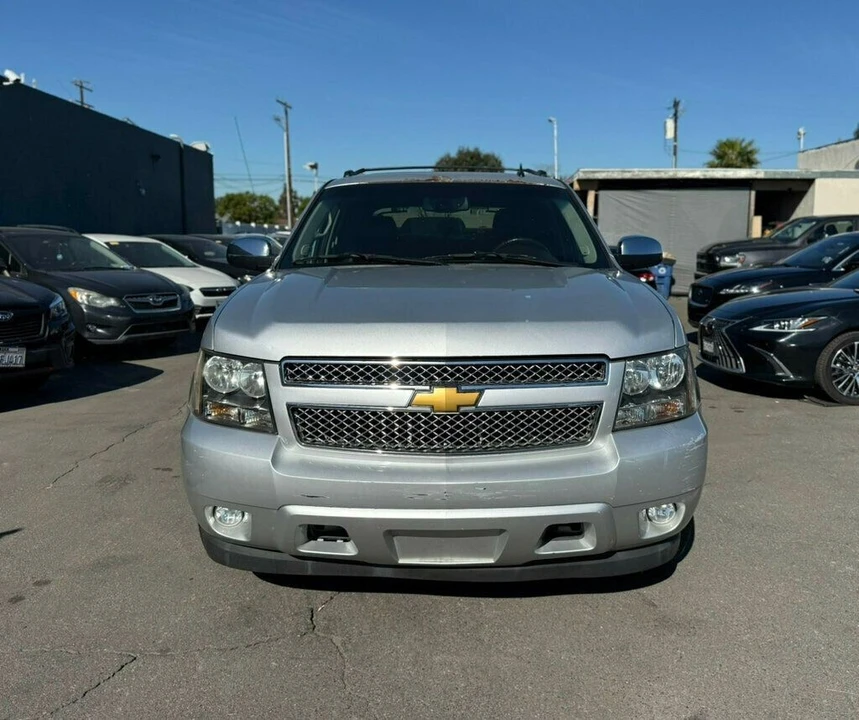 2013 Chevrolet Avalanche - Image 2 of 21