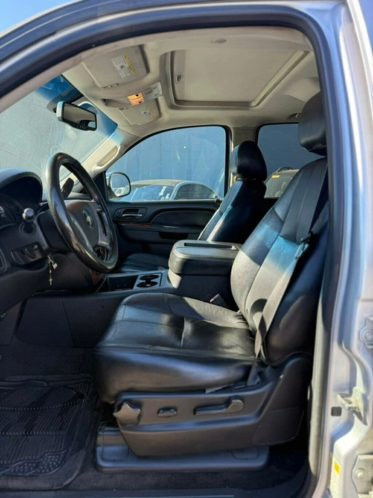 2013 Chevrolet Avalanche - Image 7 of 21