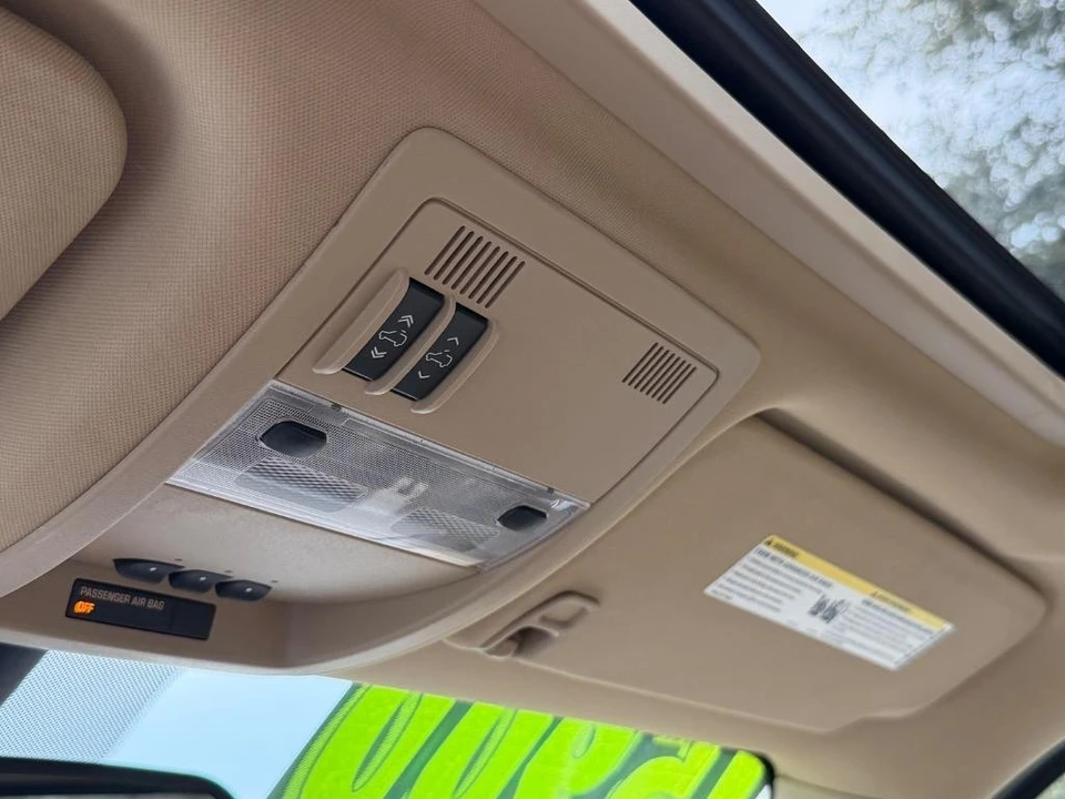 2013 Chevrolet Avalanche - Image 18 of 21