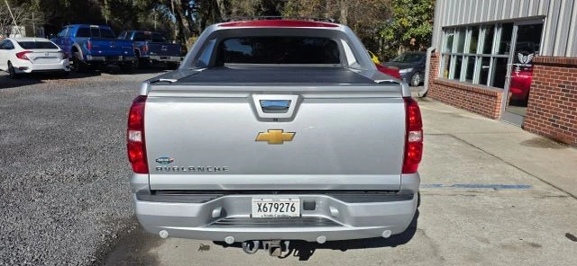 2013 Chevrolet Avalanche - Image 6 of 18