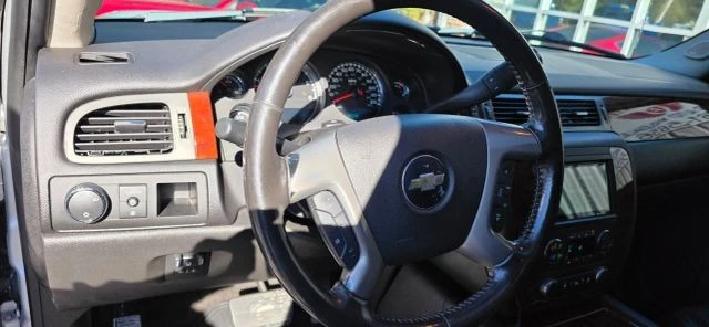 2013 Chevrolet Avalanche - Image 11 of 18