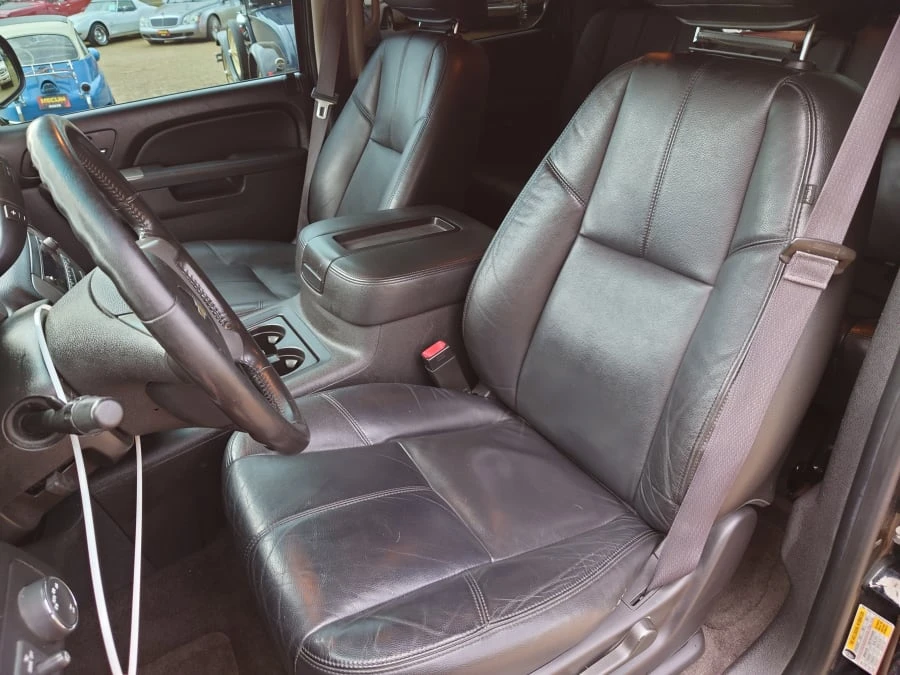2013 Chevrolet Avalanche - Image 11 of 19