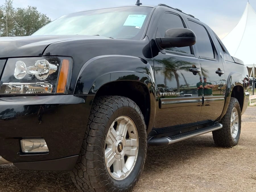 2013 Chevrolet Avalanche - Image 7 of 19