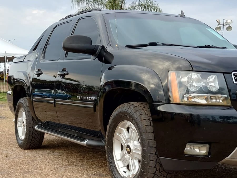 2013 Chevrolet Avalanche - Image 8 of 19