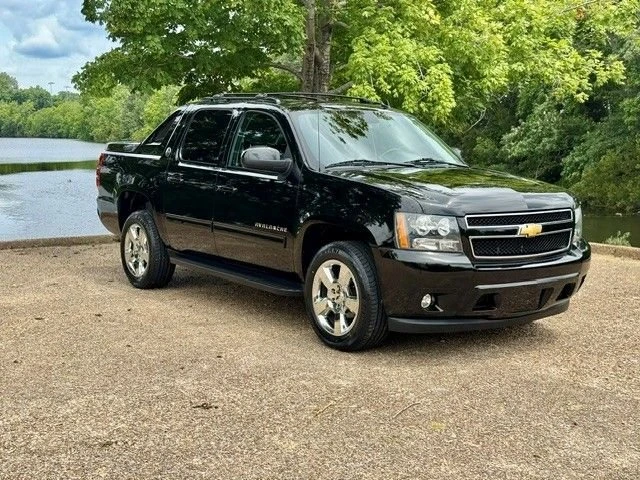 2013 Chevrolet Avalanche - Image 11 of 22