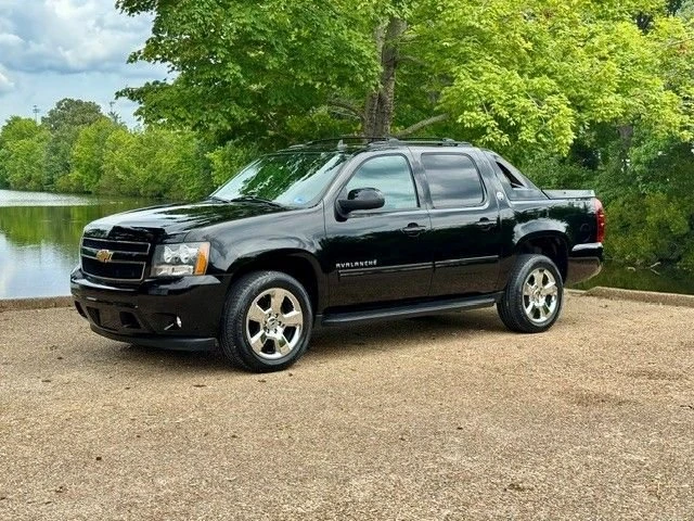 2013 Chevrolet Avalanche - Image 9 of 22