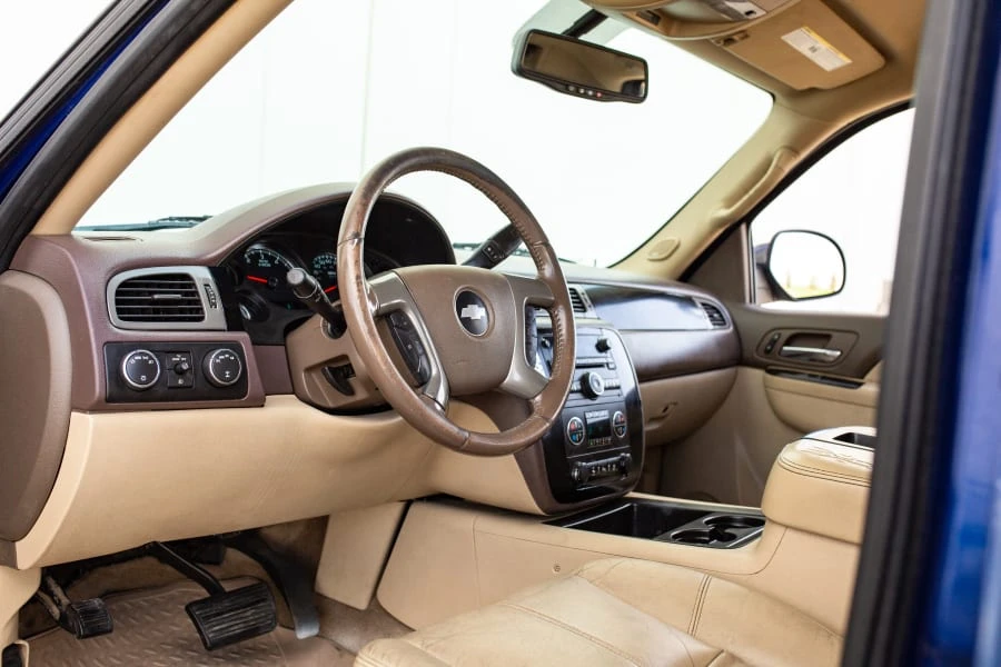 2013 Chevrolet Avalanche - Image 18 of 21