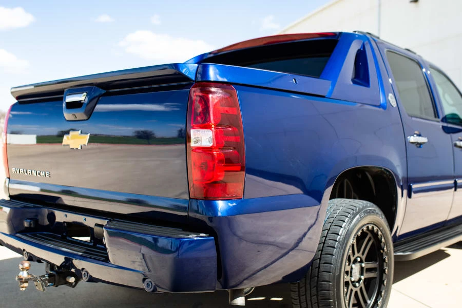 2013 Chevrolet Avalanche - Image 10 of 21