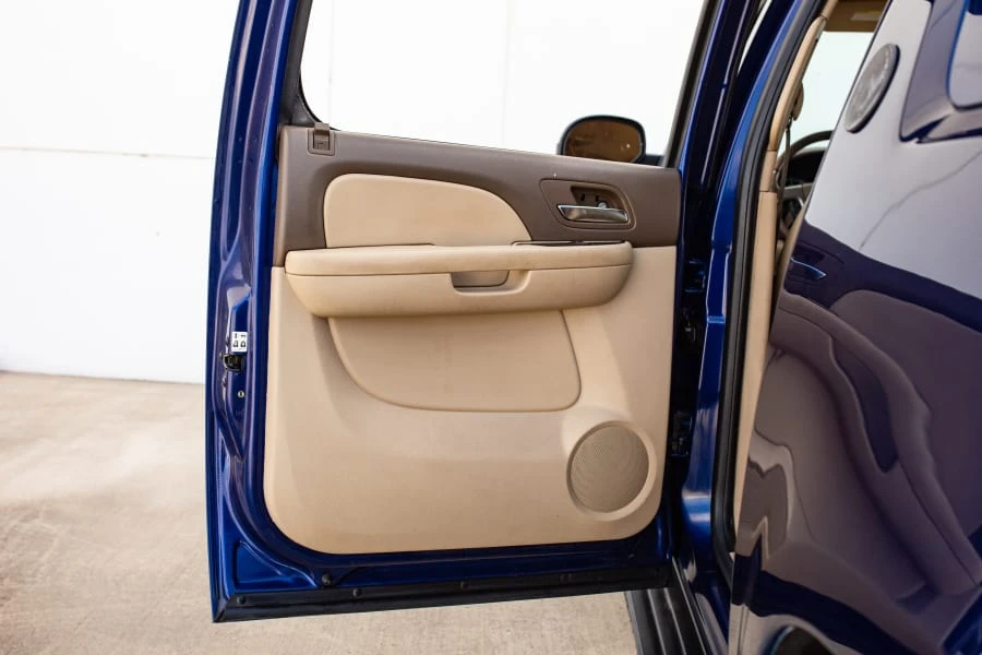 2013 Chevrolet Avalanche - Image 17 of 21