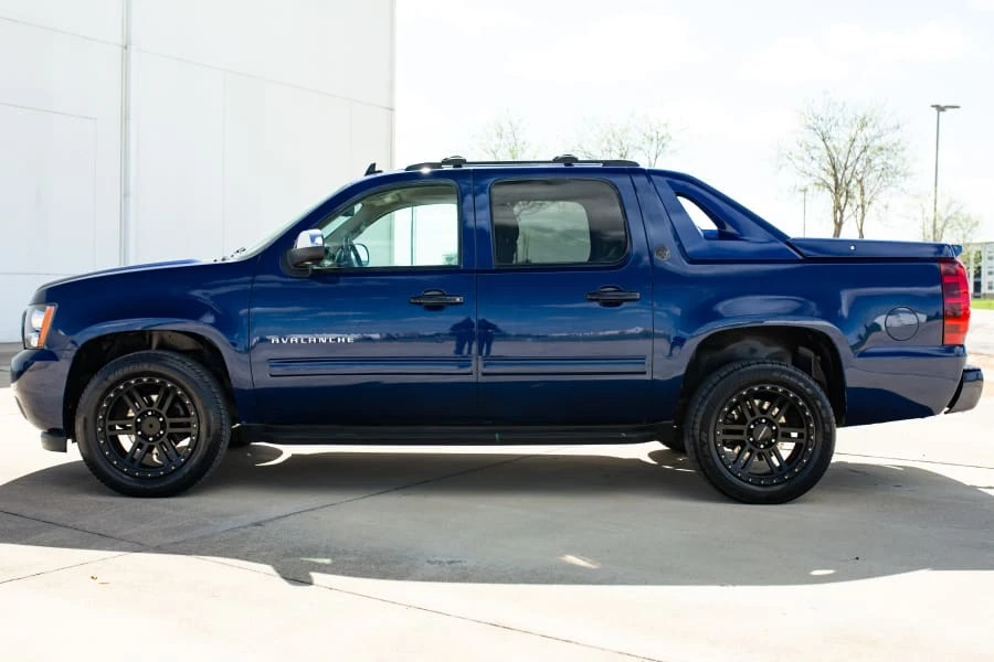 2013 Chevrolet Avalanche - Image 8 of 21