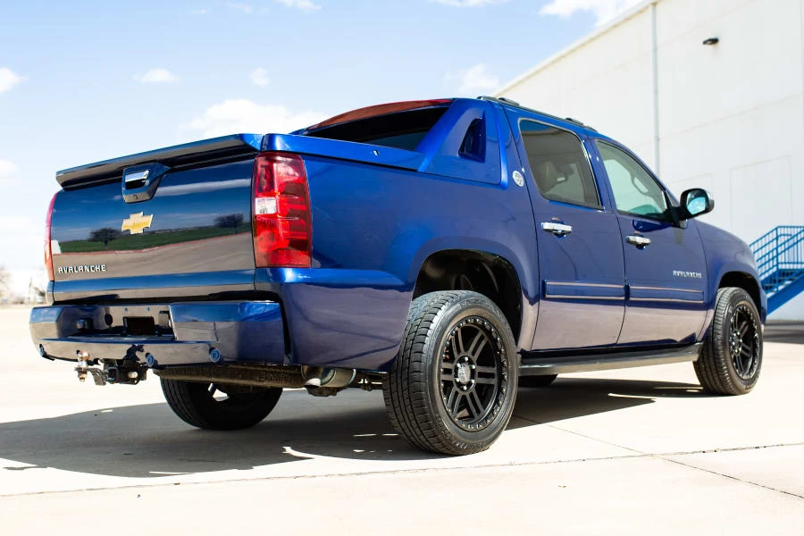 2013 Chevrolet Avalanche - Image 3 of 21