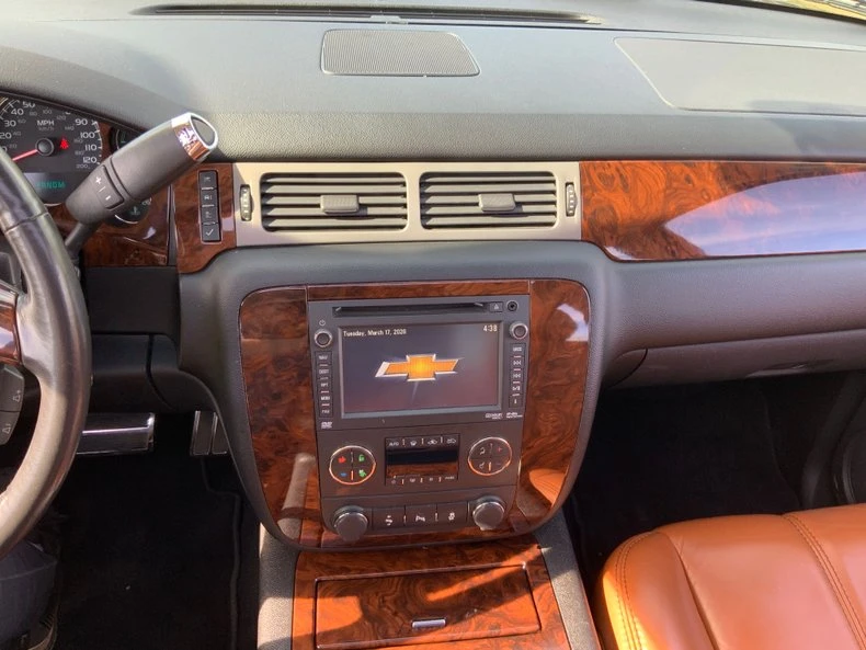2013 Chevrolet Avalanche - Image 26 of 31