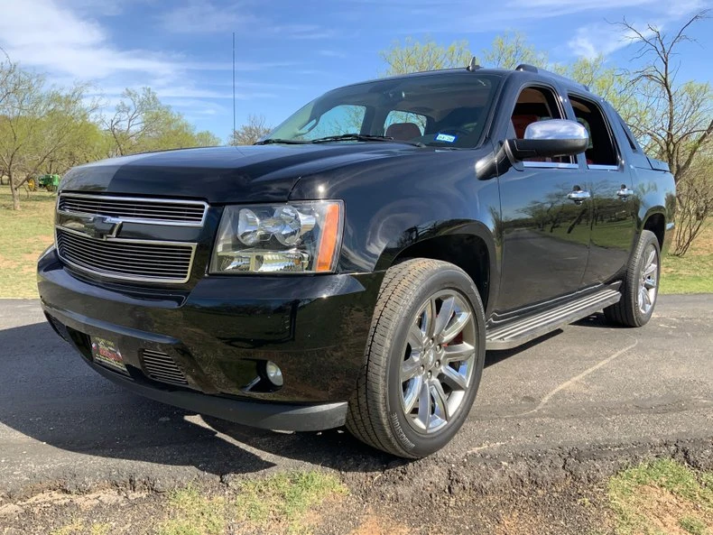 2013 Chevrolet Avalanche - Image 14 of 31