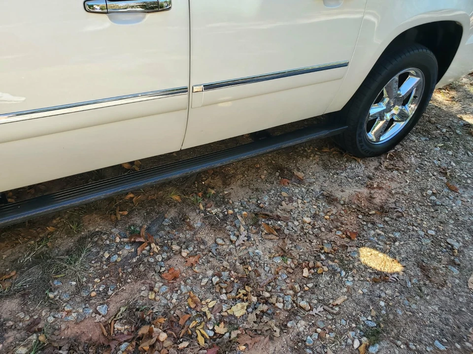 2013 Chevrolet Avalanche - Image 9 of 21