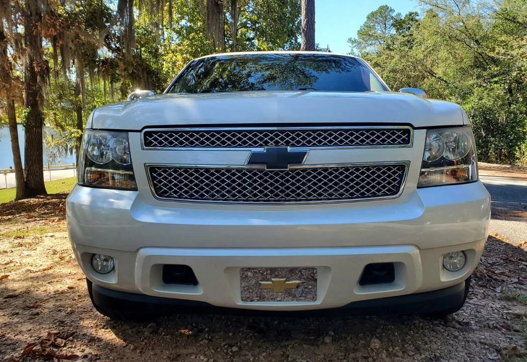 2013 Chevrolet Avalanche - Image 2 of 21