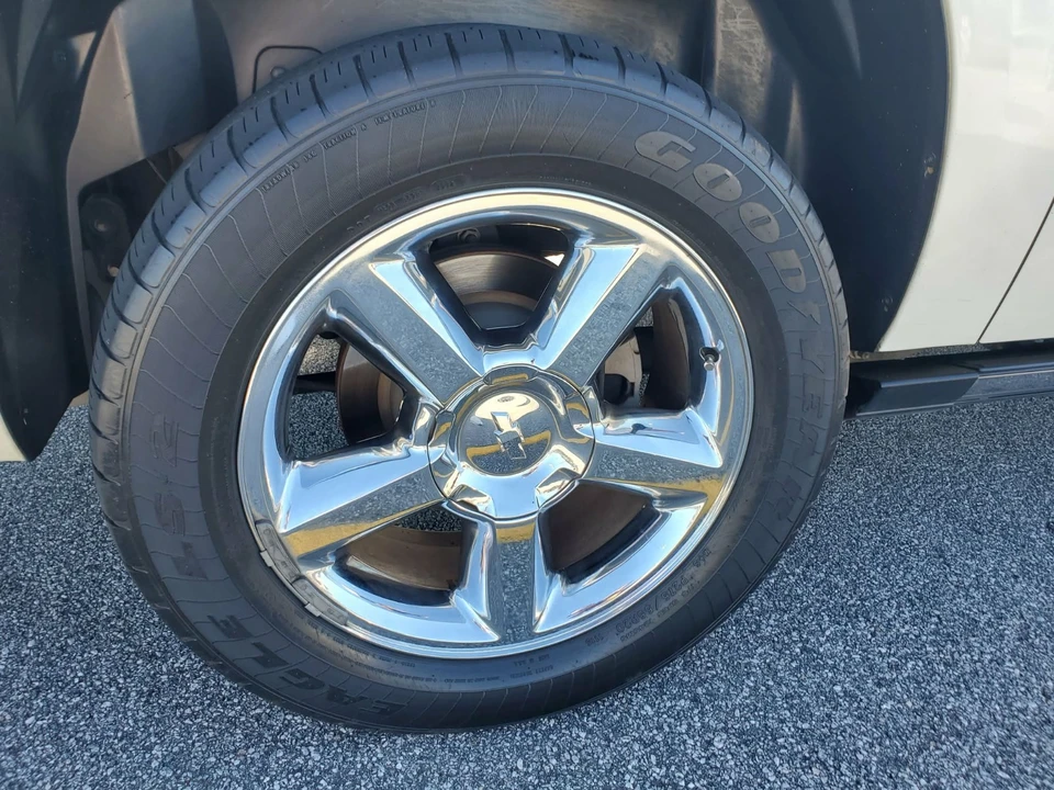 2013 Chevrolet Avalanche - Image 21 of 21