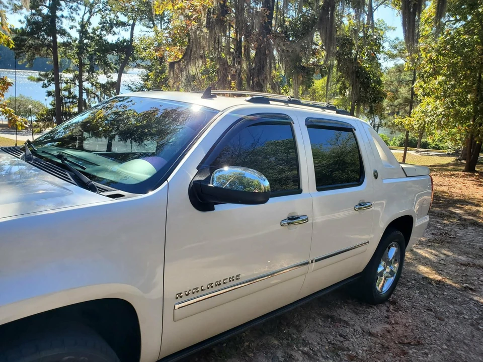 2013 Chevrolet Avalanche - Image 6 of 21
