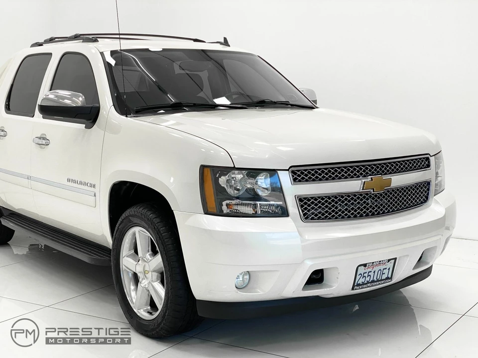 2013 Chevrolet Avalanche - Image 9 of 21