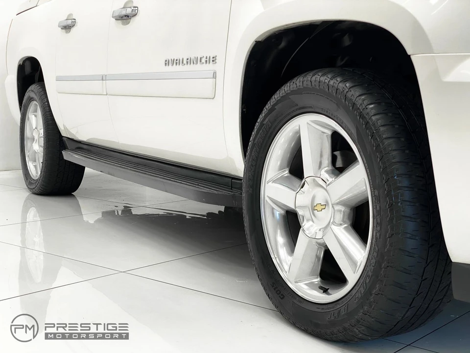 2013 Chevrolet Avalanche - Image 13 of 21