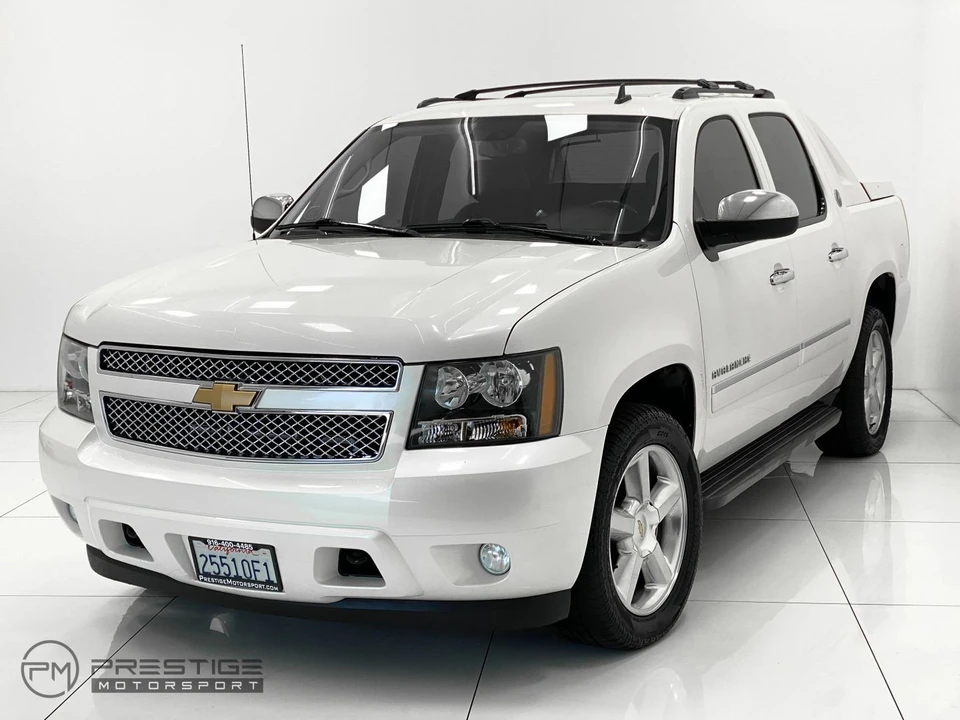 2013 Chevrolet Avalanche - Image 3 of 21