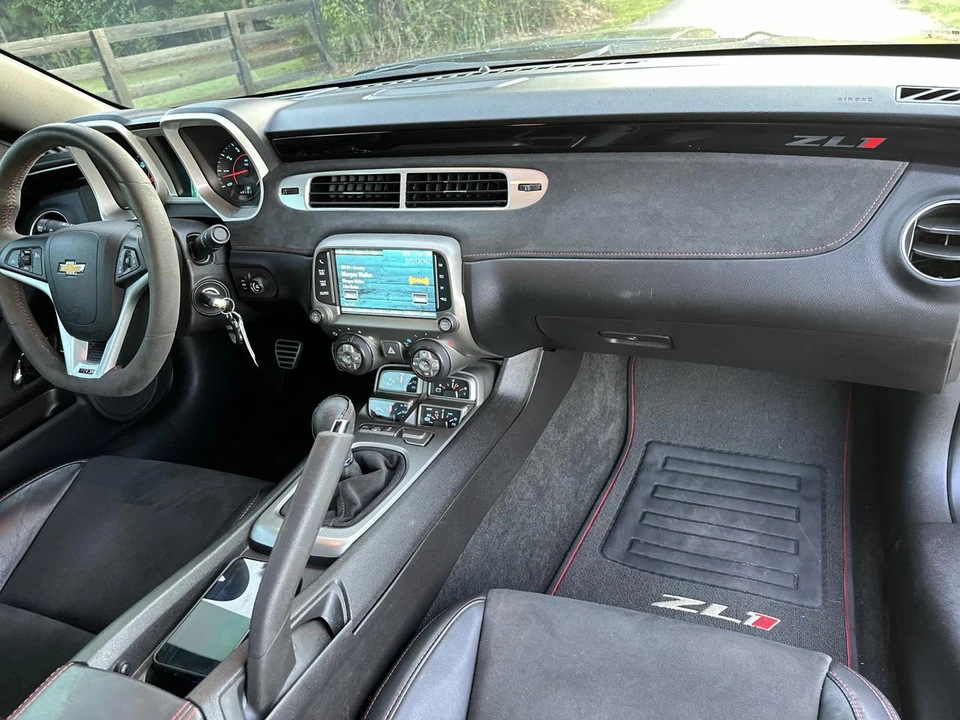 2013 Chevrolet Camaro ZL1 5th Gen - Image 18 of 21
