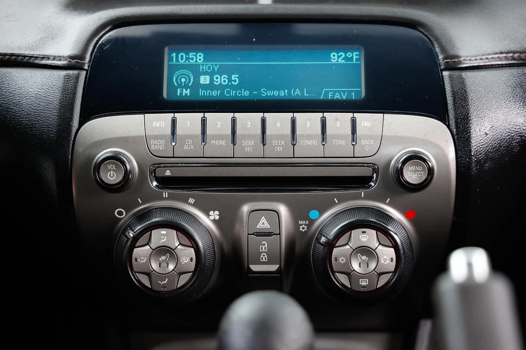 2013 Chevrolet Camaro 5th Gen - Image 28 of 31